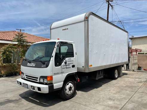 2005 Isuzu NQR diesel 20 foot box truck with lift gate - cars & for sale in El Monte, CA