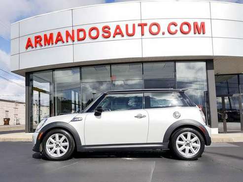 2011 Mini Cooper Hardtop - cars & trucks - by dealer - vehicle... for sale in Canfield, OH