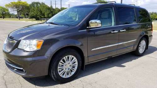 2015 Chrysler Town and Country Limited Platinum for sale in San Antonio, TX