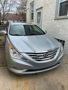 2011 Hyundai Sonata - cars & trucks - by dealer - vehicle... for sale in milwaukee, WI