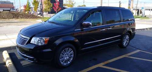 2015 Chrysler Town & Country - cars & trucks - by owner - vehicle... for sale in Kettering, OH