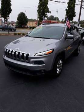 2014 Jeep Cherokee Latitude SUV LOW MILES for sale in Lexington, KY