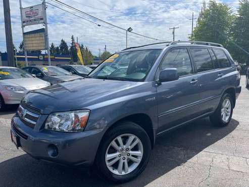 2006 Toyota Highlander Hybrid 4WD 1 Owner 7 Seaters - cars & for sale in Everett, WA