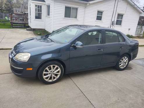 2010 Volkswagen Jetta Limited Only 71k Miles, 5 Speed - cars & for sale in Angola, NY