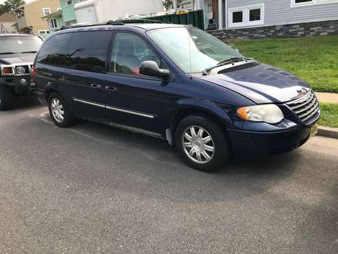 2006 town and country - cars & trucks - by owner - vehicle... for sale in Cliffwood beach, NJ