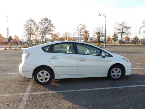 2010 Toyota Prius 3 - cars & trucks - by owner - vehicle automotive... for sale in Norwalk, NY