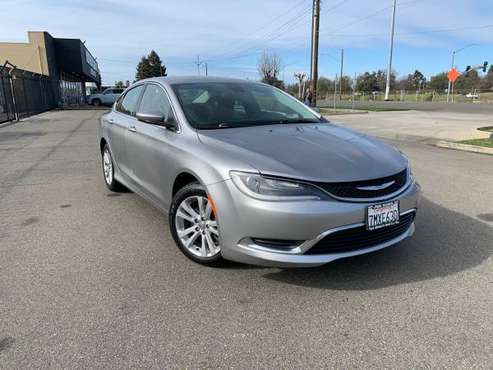 2016 Chrysler 200 Limited! Clean title! Clean CarFax! - cars & for sale in Sacramento , CA