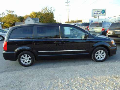2011 CHRYSLER TOWN AND COUNTRY TOURING for sale in CHURUBUSCO, IN, IN