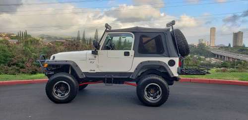 2004 NICE Jeep Wrangler lefted - cars & trucks - by owner - vehicle... for sale in Honolulu, HI