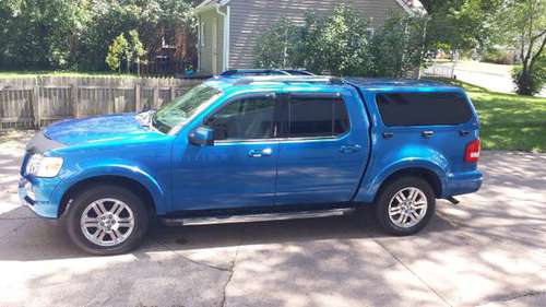 2010 FORD EXPLORER SPORT TRAC LIMITED 4X4 - cars & trucks - by owner... for sale in Eau Claire, WI