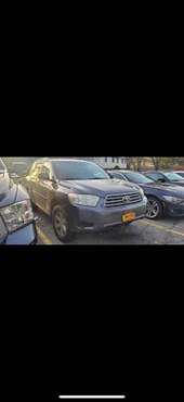 2008 Toyota Highlander - cars & trucks - by owner - vehicle... for sale in Marlboro, NY