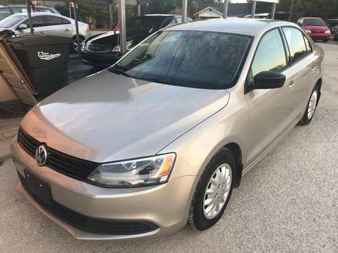2013 VOLKSWAGEN JETTA BASE *47K MILES* - cars & trucks - by owner -... for sale in New Braunfels, TX