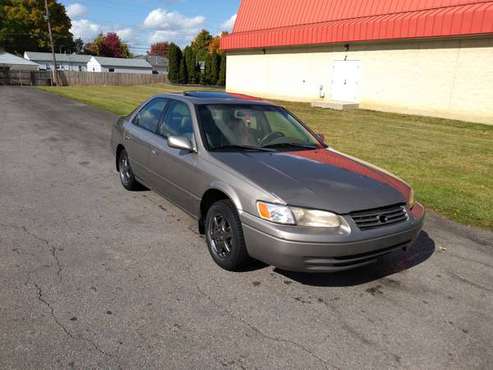98 Toyota Camry runs excellent for sale in Columbus, OH