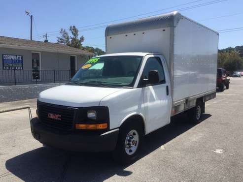 HURRY! 2014 GMC G3500 COMMERCIAL 12 BOX TRUCK W LIFTGATE - cars & for sale in Wilmington, NC