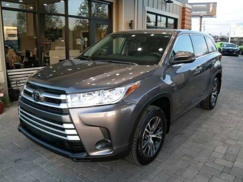 2018 Toyota Highlander LE with for sale in Murfreesboro, TN