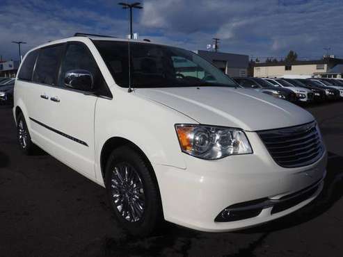 2011 Chrysler Town & Country Limited - cars & trucks - by dealer -... for sale in Bend, OR