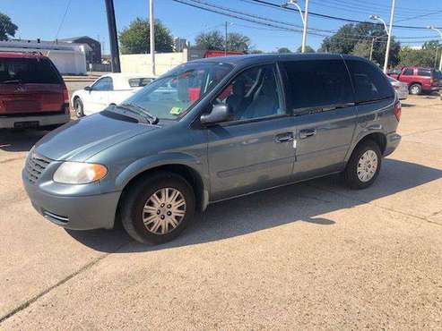 2006 Chrysler TOWN COUNTRY WHOLESALE PRICES USAA NAVY FEDERA for sale in Norfolk, VA