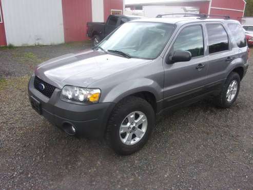 2007 Ford Escape (4x4) 1 owner (155k) miles VERY NICE - cars &... for sale in fall creek, WI