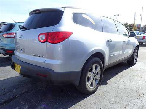 2009 Chevrolet Traverse SUV - Silver for sale in Lansing, MI