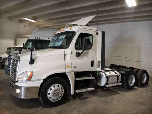 2015 FREIGHTLINER CASCADIA-DAY CAB - cars & trucks - by dealer -... for sale in Miami, FL