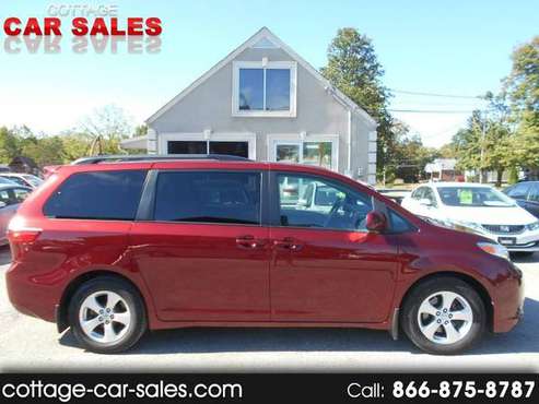 2017 Toyota Sienna LE for sale in Crestwood, KY