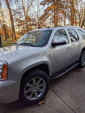 2011 GMC Yukon Denali - cars & trucks - by owner - vehicle... for sale in Mapleton, IL