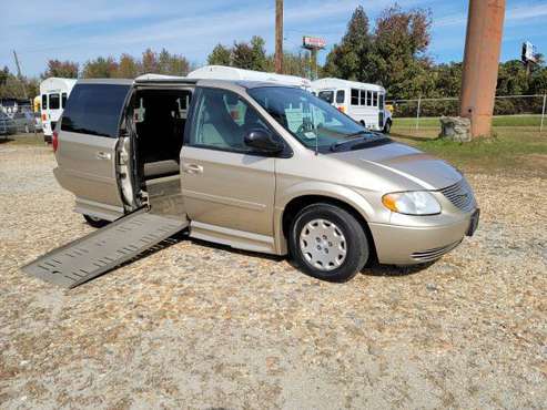 CHRYSLER TOWN AND COUNTRY WHEELCHAIR VAN LOW MILES FREE SHIP... for sale in Jonesboro, AL