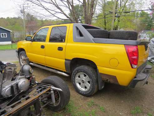 2003 Chevy Avalanche for sale in Pittsfield, MA