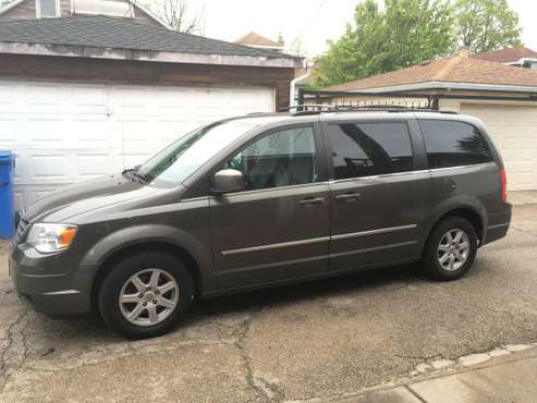2010 Chrysler Town and Country for sale in Chicago, IL