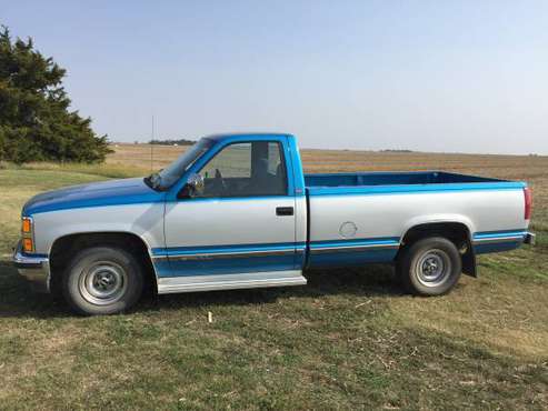 1992 Chevrolet C/K1500 *CLASSIC* - cars & trucks - by owner -... for sale in Hastings, IA