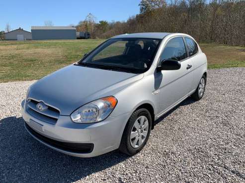 2011 Hyundai Accent gas saver - cars & trucks - by owner - vehicle... for sale in Georgetown, KY
