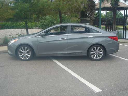 HYUNDAI 2013 SONATA OUTSTANDING CONDITION - cars & trucks - by... for sale in Naples, FL
