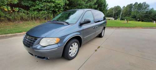 2005 Chrysler Town & Country Touring, stow'n go, leather - cars &... for sale in Flowery Branch, GA