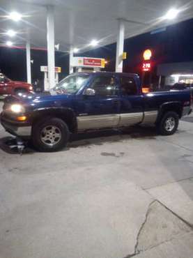2000 Chevy Silverado - cars & trucks - by owner - vehicle automotive... for sale in Forsyth, IL