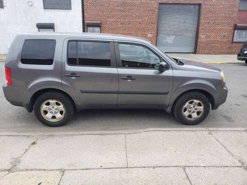 2010 Honda Pilot. 7 seater 4X4 - cars & trucks - by dealer - vehicle... for sale in Brooklyn, NY