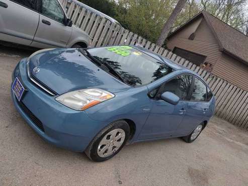 2009 toyota prius BATTERY WARRANTY back up camera nice - cars & for sale in Cedar Falls, IA