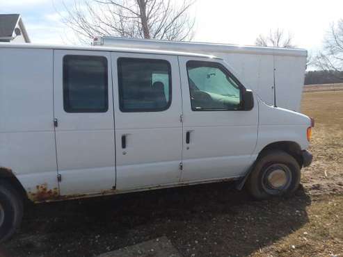 2004 E 250 cargo van for sale in Manchester, IA