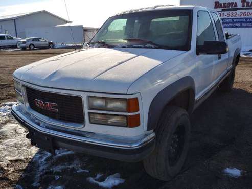 **4x4 NEW TIRES!** 1998 GMC SIERRA 2500 **RUNS EXCELLENT** - cars &... for sale in West Fargo, ND