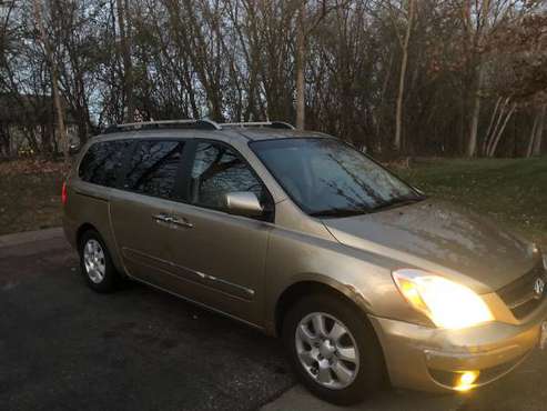 07 Hyundai Entourage - cars & trucks - by owner - vehicle automotive... for sale in Saint Paul, MN