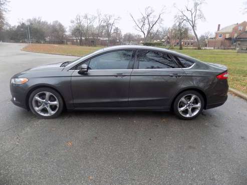 Affordable newer Ford Fusion - cars & trucks - by dealer - vehicle... for sale in Kansas City, MO
