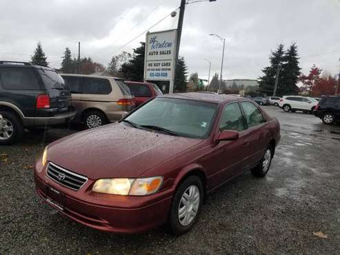 2000 Toyota Camry Le *Great on gas* - cars & trucks - by dealer -... for sale in Renton, WA