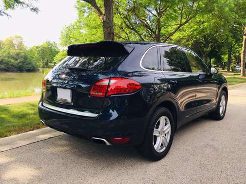 2011 Porsche Cayenne S Hybrid - cars & trucks - by owner - vehicle... for sale in Lake Forest, IL