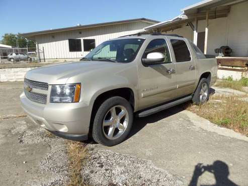 2008 Chevy Avalanche 1500 LTZ, Leather, Loaded, 72K Miles, 4X4,No Rust for sale in Fort Wayne, IN
