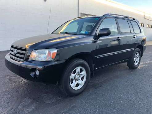2007 Toyota Highlander 4X4, 4CYL, SO CLEAN! RUNS GR8! WINTERS HERE!!... for sale in Melville, NY