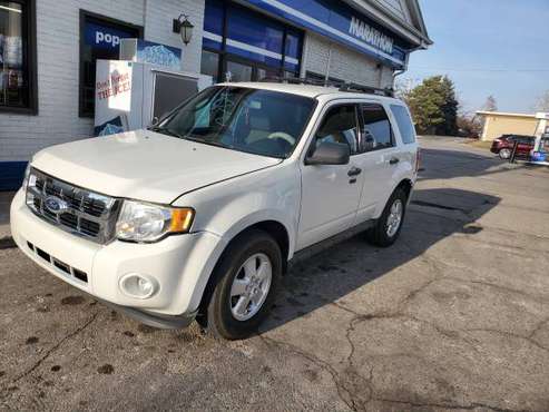 2009 ford escape xlt ) - - by dealer for sale in Dearborn Heights, MI