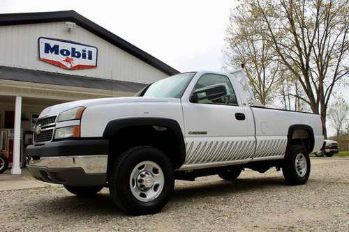 2005 CHEVY SILVERADO 2500HD LOW MILES XTRA CLEAN 8 BED - cars & for sale in Flint, MI