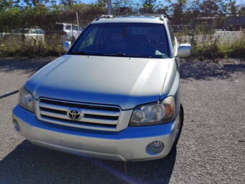 2005 Toyota highlander - cars & trucks - by owner - vehicle... for sale in Summerville , SC