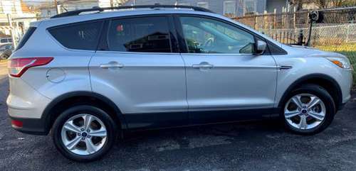 2014 Ford Escape SE - cars & trucks - by owner - vehicle automotive... for sale in Wilkes Barre, PA