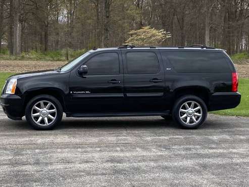 2007 GMC Yukon CL SLT 4X4 3rd Row Leather NICE! 11, 500 - cars & for sale in Chesterfield Indiana, IN