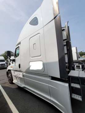 Freightliner Cascadia - cars & trucks - by owner - vehicle... for sale in Edison, NJ